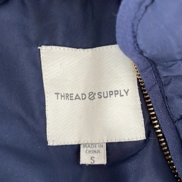 THREAD AND SUPPLY Quilted Vest Navy Blue Outerwear Zipper Pockets Coastal Size S - Picture 7 of 11